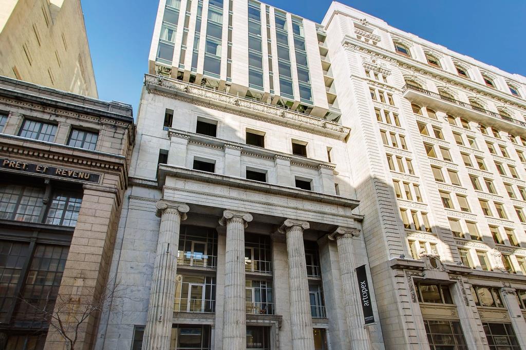 221 Rue Saint-Jacques — Old Montréal